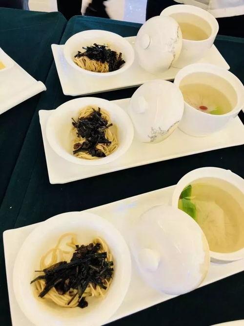 镇江餐饮爆料事件视频,揭露后厨黑幕，食品安全引关注